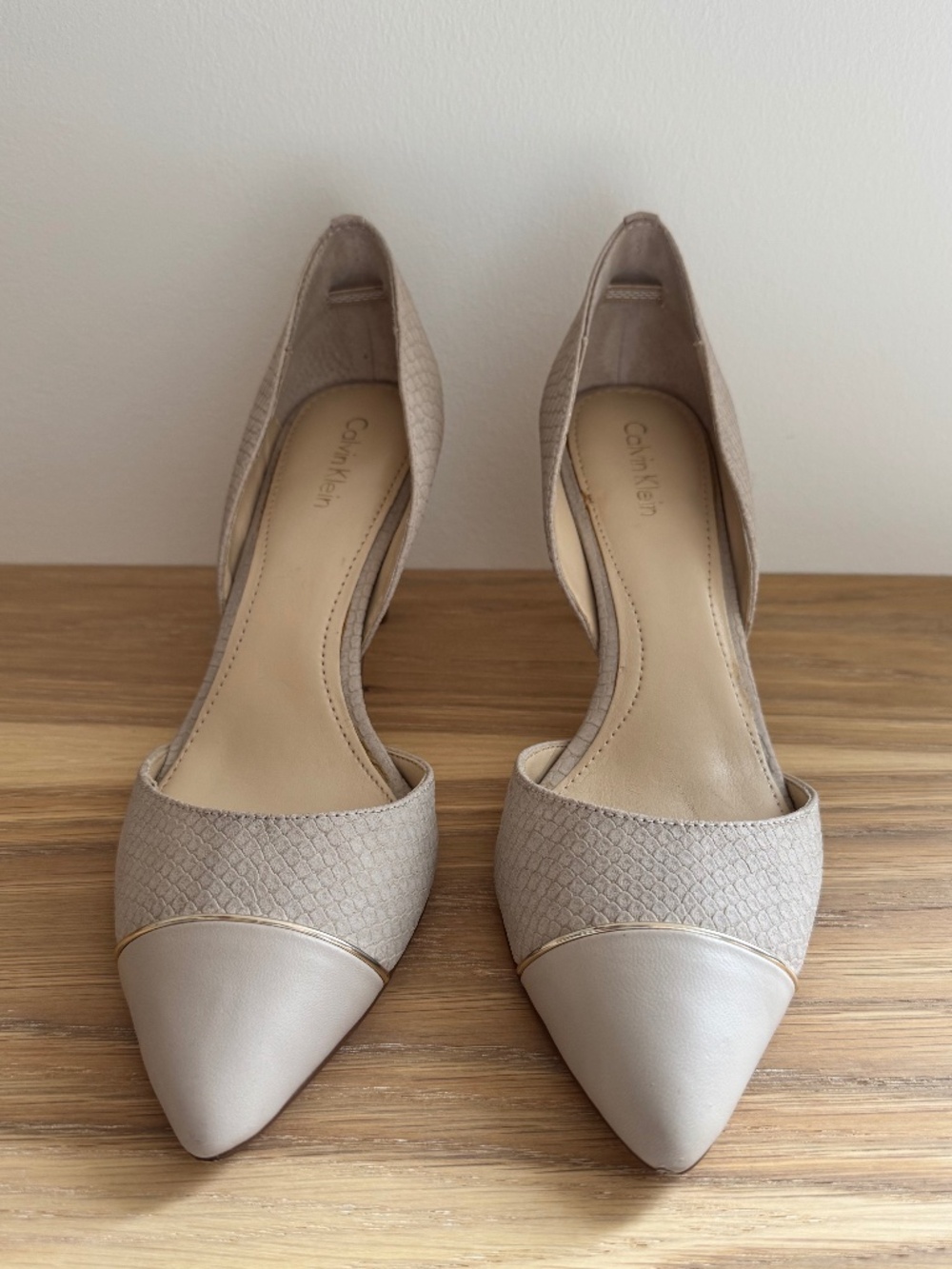 Calvin Klein Beige Snakeskin & Gold Accent d'Orsay Pumps, Size 7